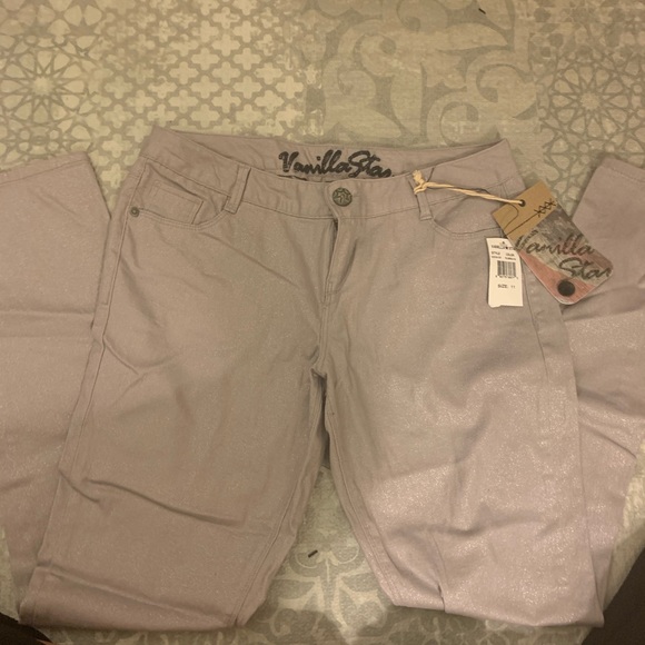 Vanilla Star Jean - Picture 3 of 3